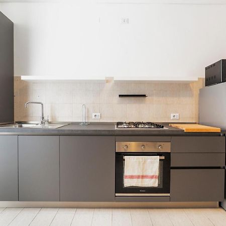 Roomy Apartment Close To Subway M5! Milán Exterior foto