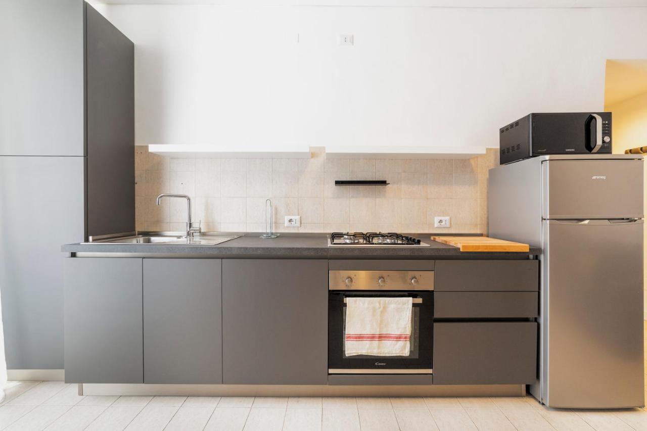 Roomy Apartment Close To Subway M5! Milán Exterior foto