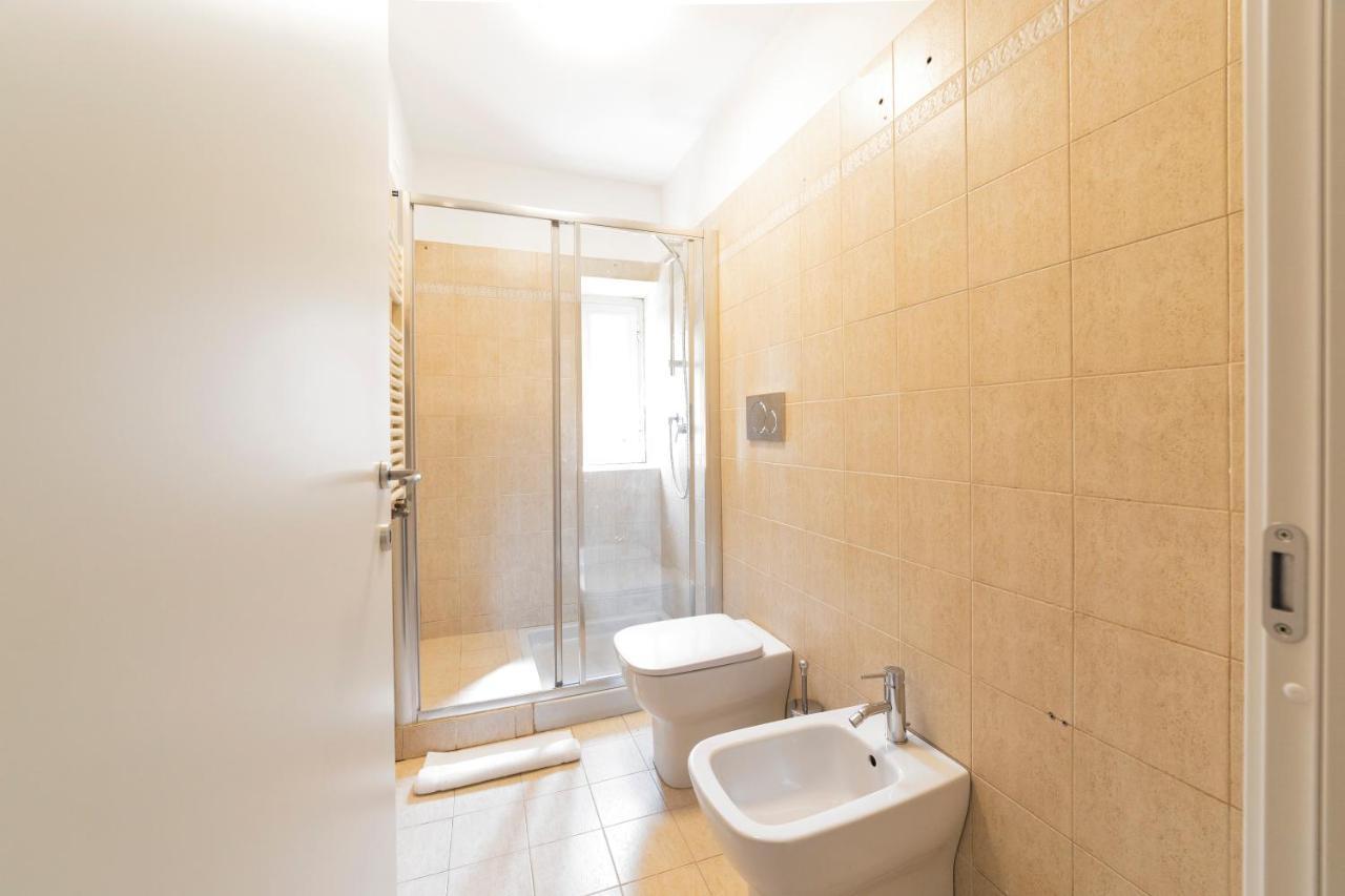 Roomy Apartment Close To Subway M5! Milán Exterior foto