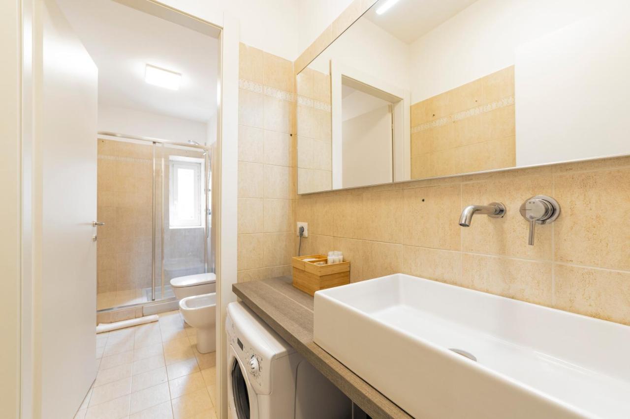 Roomy Apartment Close To Subway M5! Milán Exterior foto