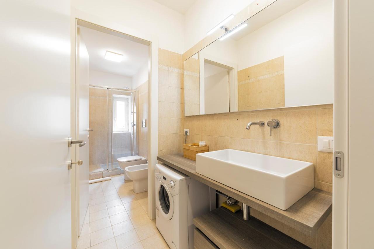 Roomy Apartment Close To Subway M5! Milán Exterior foto